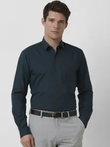 Peter England Men Slim Fit Spread Collar Vertical Striped Cotton Formal Shirt