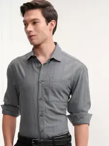 HIGHLANDER Men Slim Fit Spread Collar Vertical Striped Cotton Casual Shirt