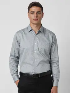 Van Heusen Men Cutaway Collar Geometric Printed Cotton Formal Shirt