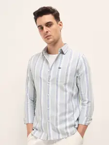 THE BEAR HOUSE Men Slim Fit Spread Collar Vertical Striped Cotton Casual Shirt