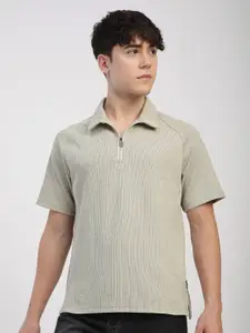 Beyoung Men Solid Polo Collar Cotton T-shirt