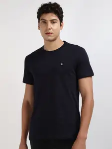 Calvin Klein Jeans Men Solid Round neck Cotton T-shirt