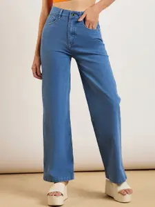 4WRD by Dressberry Women Solid Classic Mid-Rise Regular Fit Clean Look Jeans