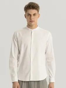 Snitch Men Smart Slim Fit Opaque Casual Shirt