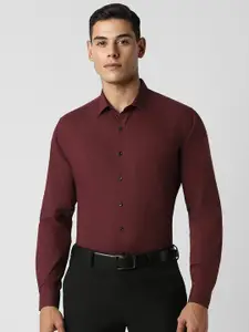 Van Heusen Men Spread Collar Solid Cotton Slim Fit Formal Shirt