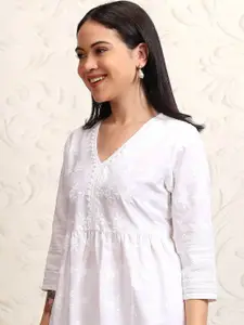 Vishudh Women Floral Embrioderd Kurta