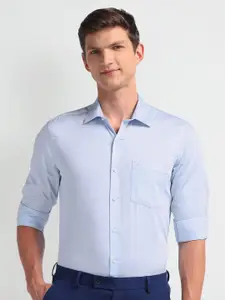 Arrow Men Solid Spread Collar Formal Shirt