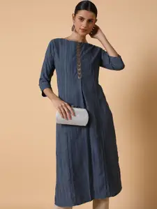 SHOWOFF Floral Embellished Straight Kurta