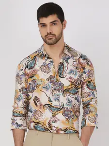 Mufti Men Spread Collar Slim Fit Casual Shirt