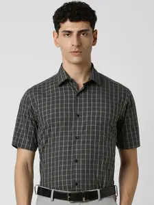 Van Heusen Men Spread Collar Checked Cotton Formal Shirt