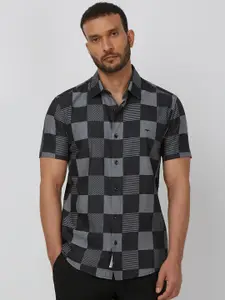 Mufti Men Spread Collar Checked Cotton Slim Fit Casual Shirt