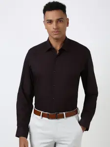 Peter England Men Spread Collar Solid Cotton Slim Fit Formal Shirt