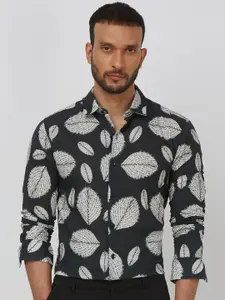 Mufti Men Spread Collar Tropical Printed Cotton Slim Fit Casual Shirt