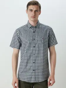 Louis Philippe Sport Men Spread Collar Tartan Checked Cotton Slim Fit Casual Shirt