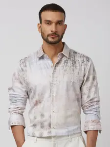 Mufti Men Spread Collar Abstract Printed Cotton Slim Fit Casual Shirt