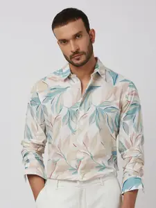 Mufti Men Spread Collar Cotton Slim Fit Casual Shirt