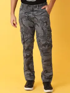 V-Mart Men Camouflage Printed Classic Easy Wash Cargos Trousers