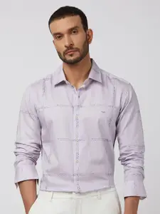 Mufti Men Spread Collar Checked Cotton Slim Fit Casual Shirt