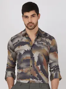 Mufti Men Spread Collar Abstract Printed Cotton Slim Fit Casual Shirt