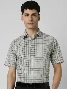Van Heusen Men Spread Collar Checked Cotton Formal Shirt