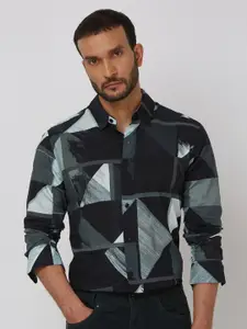 Mufti Men Spread Collar Abstract Printed Cotton Slim Fit Casual Shirt