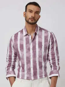 Mufti Men Spread Collar Striped Cotton Slim Fit Casual Shirt