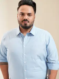 HIGHLANDER Men Spread Collar Solid Casual Shirt