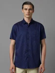 Louis Philippe Sport Men Spread Collar Micro Ditsy Printed Cotton Slim Fit Casual Shirt