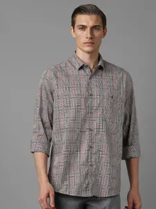 Louis Philippe Sport Men Spread Collar Pinstripes Striped Cotton Slim Fit Casual Shirt