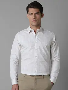 Louis Philippe Men Spread Collar Grid Tattersall Checked Cotton Slim Fit Formal Shirt