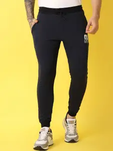 V-Mart Men Printed Cotton Mid Rise Joggers