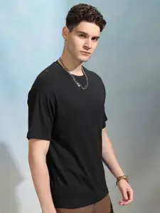 HIGHLANDER Men Solid Round Neck Cotton Relaxed Fit Sports T-Shirt