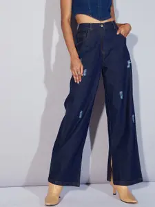 SASSAFRAS Women Straight Fit Mildly Distressed Stretchable Jeans