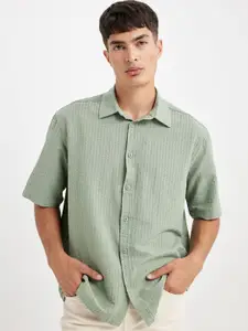 DeFacto Men Micro Checks Opaque Striped Casual Shirt