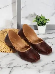 Anouk Women Embroidered Mojaris