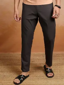 HIGHLANDER Men Slim Fit Pleated Mid Rise Regular Trousers