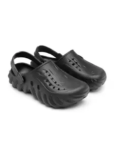 BERSACHE Men Texterd Ultra Soft Clogs