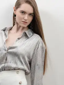 Vero Moda Women Spread Collar Abstract Printed Casual Shirt