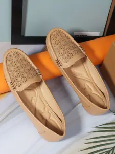 Denill Women Textured Lightweight Round Toe Loafers