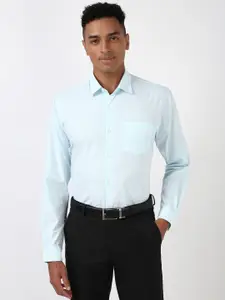 Peter England Men Spread Collar Checked Polycotton Formal Shirt