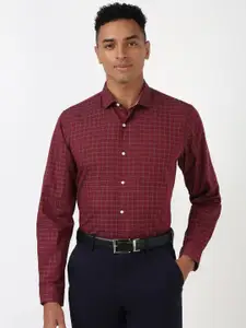 Peter England Men Spread Collar Checked Polycotton Slim Fit Formal Shirt