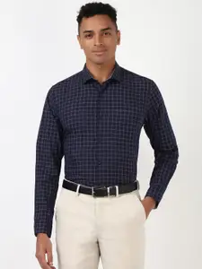 Peter England Men Spread Collar Grid Tattersall Checked Polycotton Slim Fit Formal Shirt