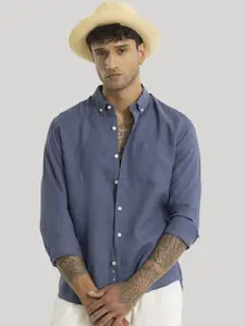 Snitch Men Smart Slim Fit Solid Button-Down Collar Casual Shirt