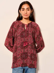 Global Desi Women Floral Printed Tie-Up Neck Top