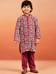 VASTRAMAY Boys Floral Embroidered Thread Work Georgette Straight Kurta with Pyjamas