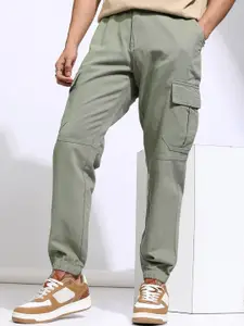 HIGHLANDER Men Solid Elasticated Relaxed Fit Jogger