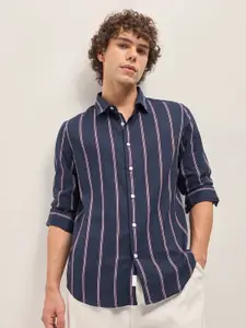 THE BEAR HOUSE Men Spread Collar Vertical Striped Cotton Slim Fit Casual Shirt