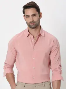 Mufti Men Cutaway Collar Solid Slim Fit Casual Shirt