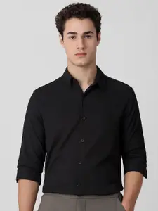 Mufti Men Cutaway Collar Textured Slim Fit Casual Shirt