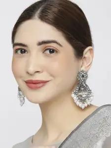 Sangria Oxidised Kundan Studded & Beaded Earrings